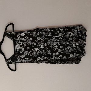 Old Navy black/white flowered tank, size XL